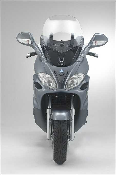Piaggio X9 Evo 250 1.jpg