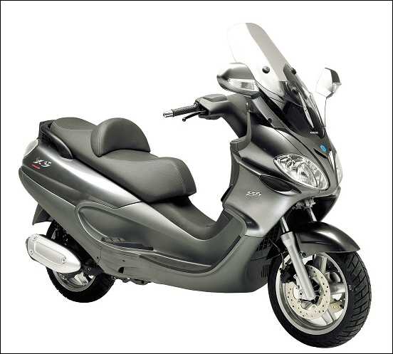 Piaggio X9 Evo 250 4.jpg