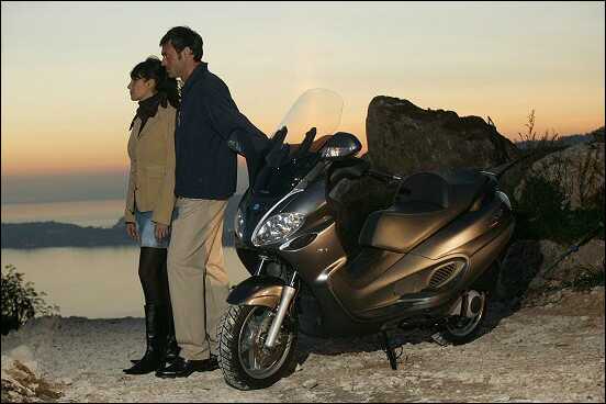 Piaggio X9 Evo 250 6.jpg