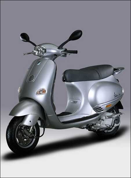 Vespa ET 3qtr lh fr silver.jpg