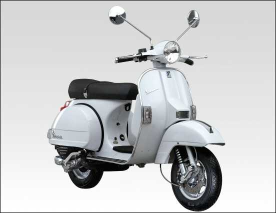Vespa PX250 front rhs grey.jpg