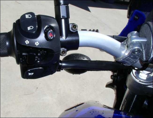XT660X Supermotard 2005 Switchgear Left.jpg